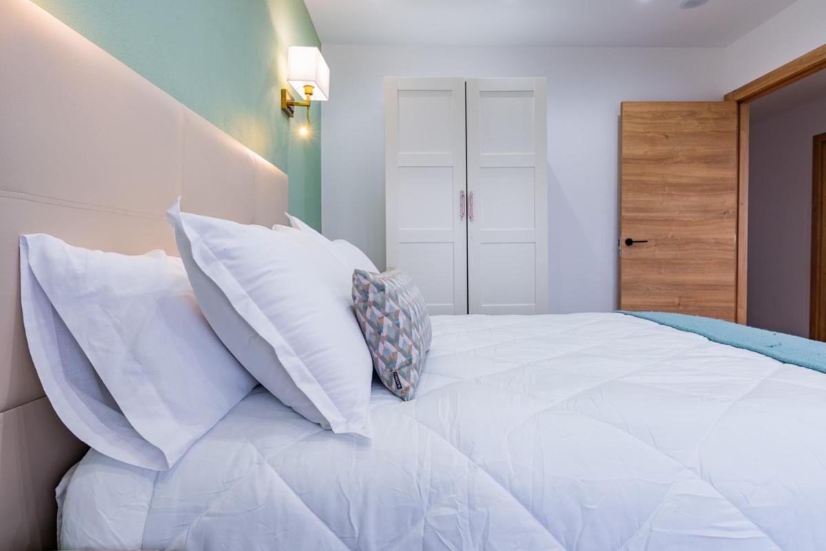 Apartamentos Montes Vindios Onís Екстериор снимка
