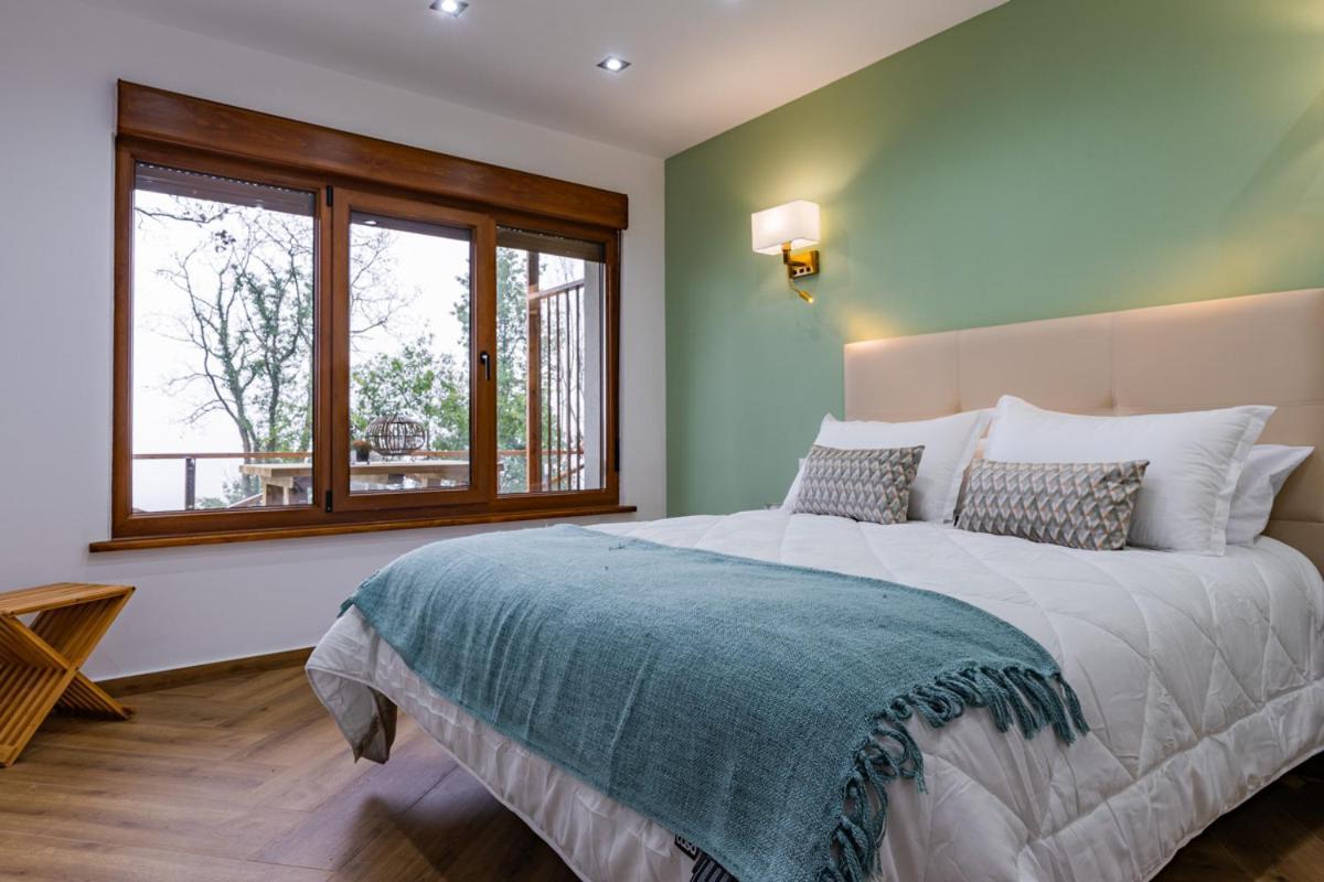 Apartamentos Montes Vindios Onís Екстериор снимка