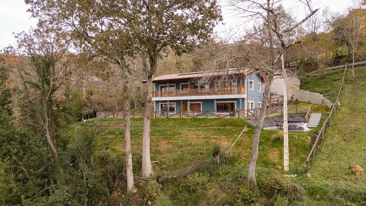 Apartamentos Montes Vindios Onís Екстериор снимка