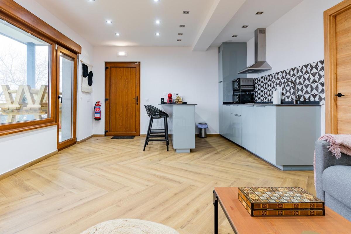 Apartamentos Montes Vindios Onís Екстериор снимка