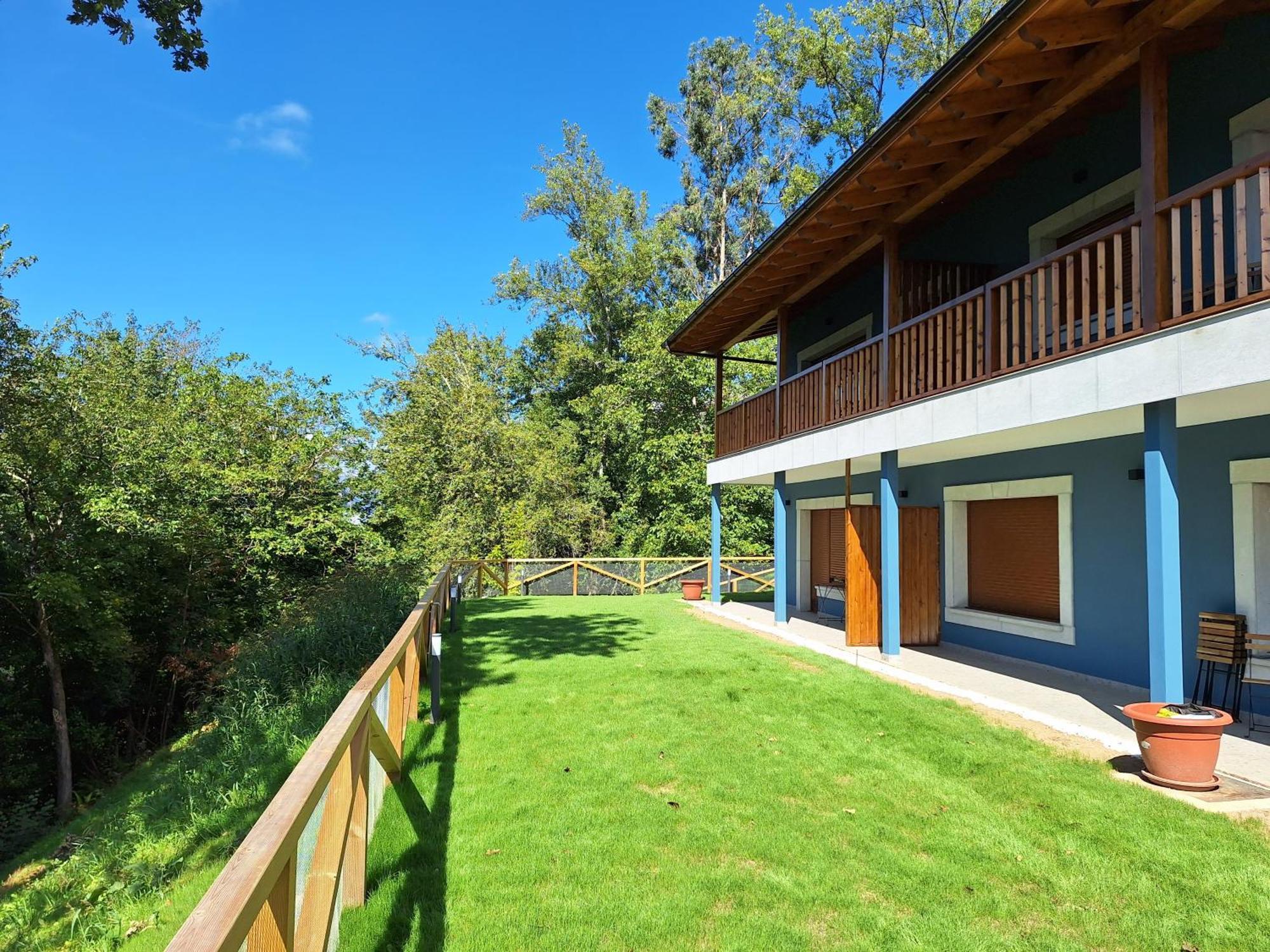 Apartamentos Montes Vindios Onís Екстериор снимка